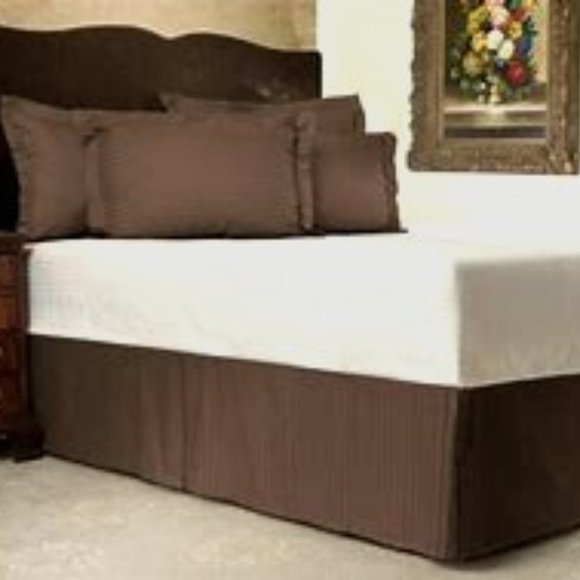 Kohl's Bedding Straight Pleated Corner Bed Skirts With 4 Drop Brown